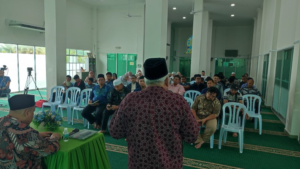 Presiden Wadah Pencerdasan Umat Malaysia (WADAH), Dato’ Hj. Ahmad Azam Ab Rahman, telah menyampaikan pembentangan ketiga dan ucapan perasmian penutup di penghujung Seminar Nahdah Ummah: Legasi Fatih yang berlangsung di Masjid Muhammad Al-Fatih, Taman Jati, Ipoh.