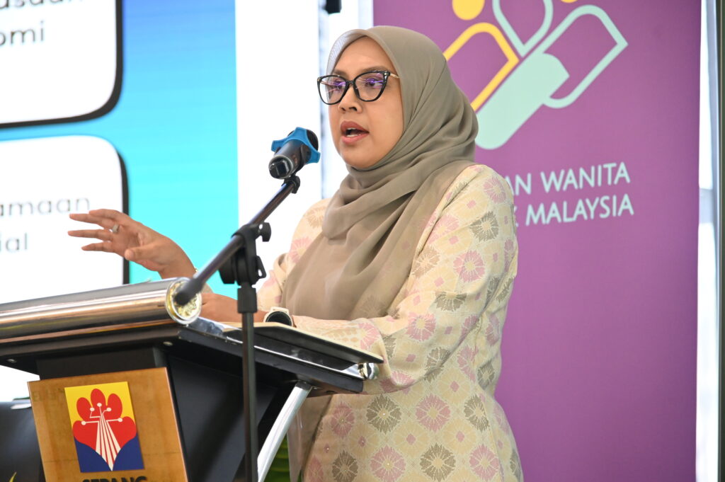 seminar ekonomi wanita madani